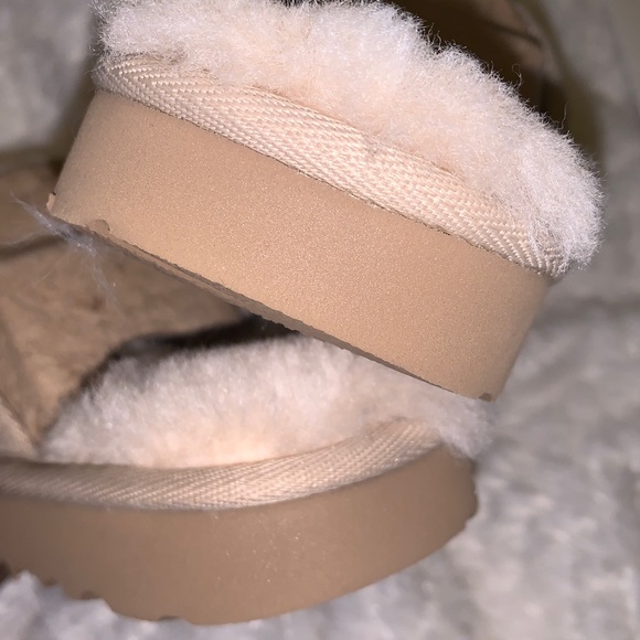 KIDS KEEGAN METALLIC UGG PLUSH FAUX FUR LINED SLIPPERS FOR KIDS - Picture 6 of 7
